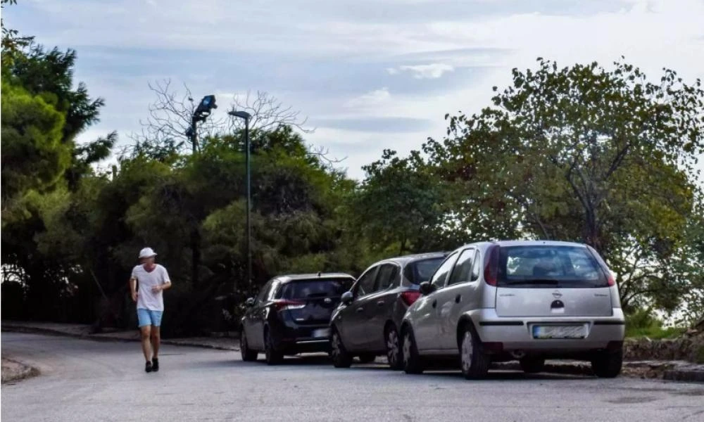 «Έξυπνες πόλεις»: Πάρκινγκ και εισιτήρια λεωφορείων με ένα κλικ με το νέο πρόγραμμα σε 17 Δήμους